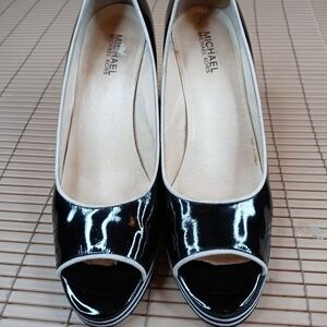 Michael Kors women's black patent leather open toe